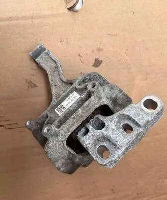 Volkswagen Golf VII Engine mount bracket 5Q0199262DE