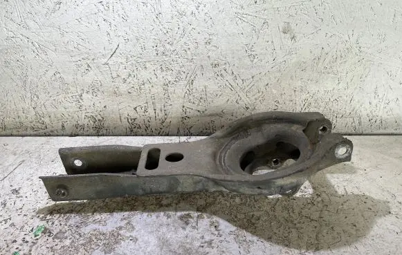 Volvo V70 Rear upper control arm/wishbone