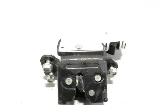 Mazda 3 III Tailgate/trunk/boot lock/catch/latch C6728