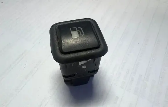Volkswagen Golf IV Fuel tank opening switch 3B0959833A