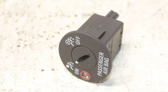 Opel Mokka X Passenger airbag on/off switch 13577258