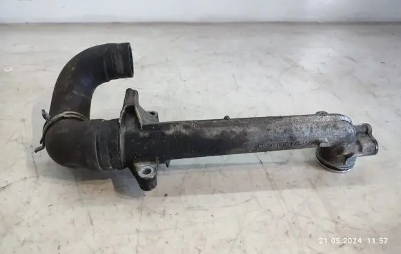 Mercedes-Benz C W205 Engine coolant pipe/hose A2742000053