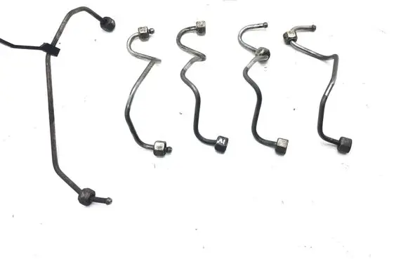 Volvo S40 Fuel injector supply line/pipe 