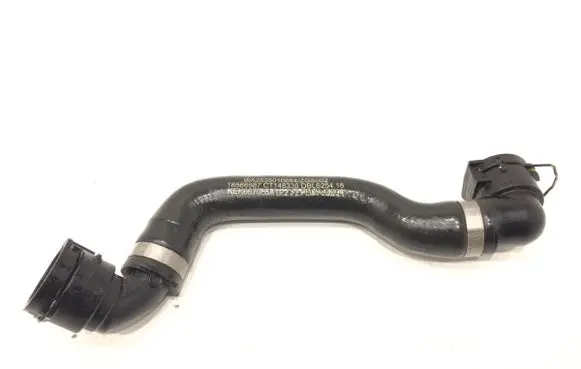 Mercedes-Benz CLS C257 Engine coolant pipe/hose A2535010884
