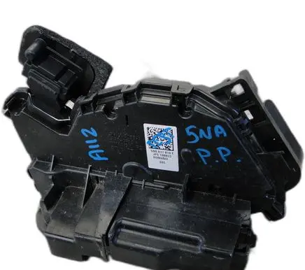 Volkswagen Tiguan Front door lock