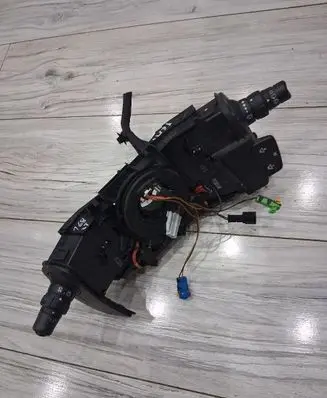 Renault Clio III Cruise control switch 8200627607