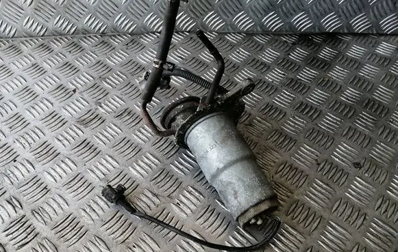 Toyota Yaris Fuel filter bracket/mount holder 