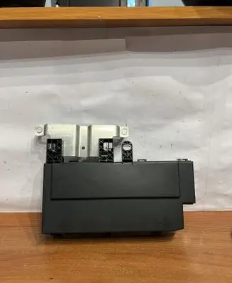 Jaguar XF X250 Fuse box cover GX7314C445AA D4624