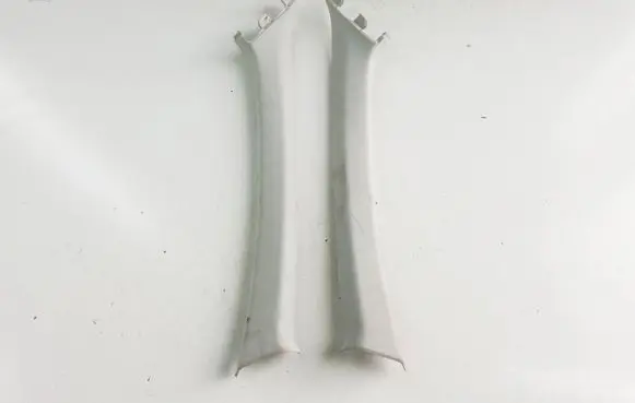 Nissan Qashqai+2 (B) pillar trim (top)