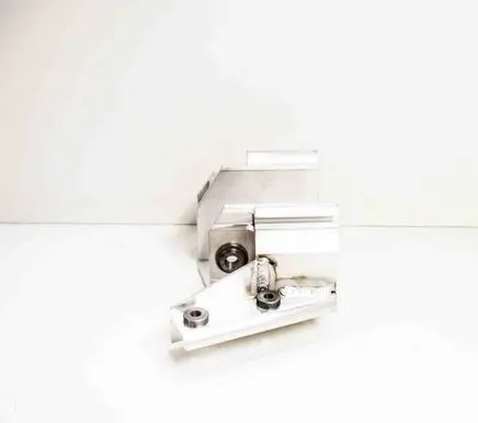 Gearbox mounting bracket