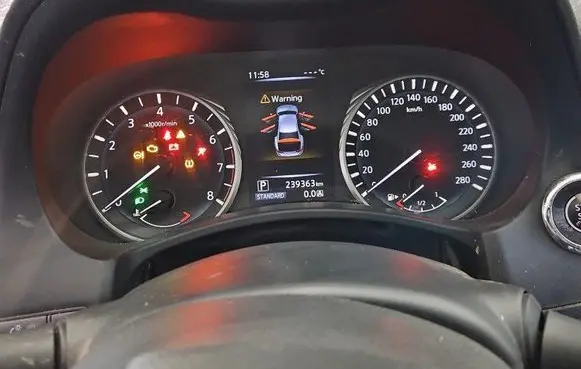 Speedometer (instrument cluster)