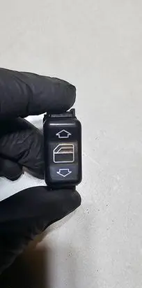 Mercedes-Benz E W124 Electric window control switch 1248208910KZ 03809711