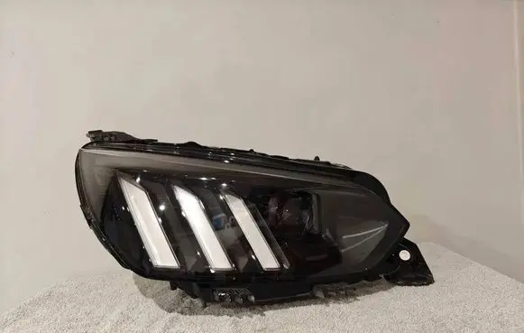 Peugeot 2008 II Headlight/headlamp 9823193480 01HCRPL12S 90123734