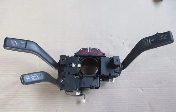 Volkswagen PASSAT Central console control unit 3C5953513AF