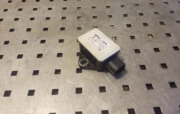 Audi A5 8T 8F ESP acceleration yaw rate sensor 8K0907637A