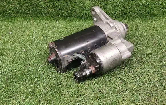 Volkswagen Golf V Starter motor