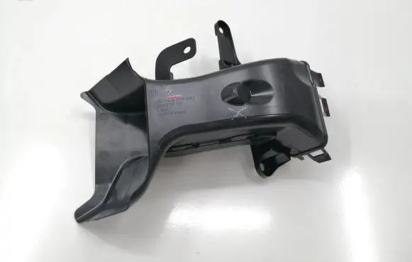 BMW X5M G05 F95 Intercooler air guide/duct channel 51748070233