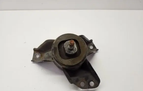 Hyundai Tucson LM Engine mount bracket 218152S600