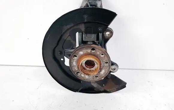 Volvo XC60 Front wheel hub 7G913K170M
