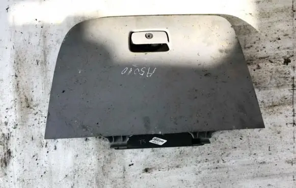 Buick LaCrosse I Glove box 