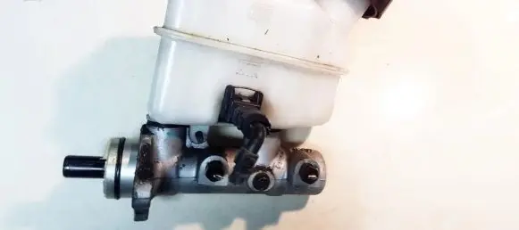 Volkswagen PASSAT B6 Master brake cylinder 03350886761