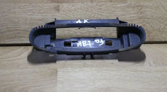 Rear door exterior handle/bracket