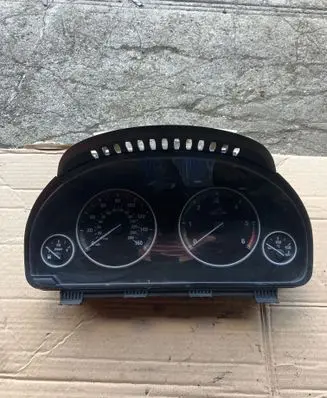 Speedometer (instrument cluster)
