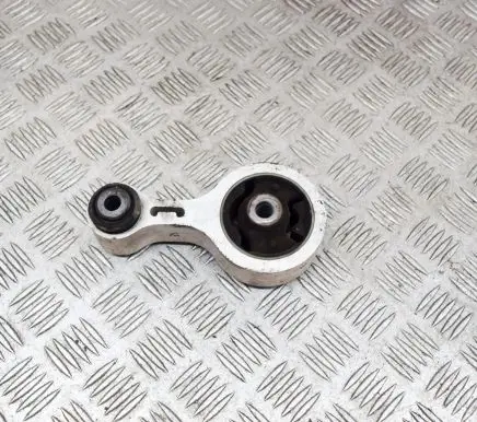 Mazda 6 Engine mount bracket