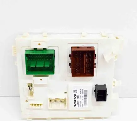 Volvo XC40 Central body control module 32268107 03150106