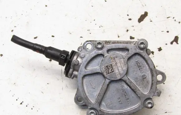 Peugeot 2008 II Vacuum pump 9812133880