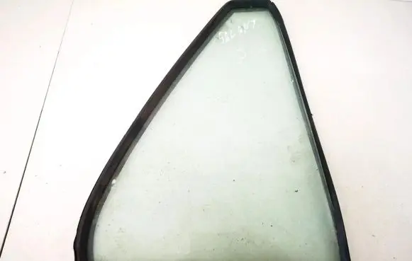 Rear vent window glass