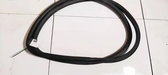 Volkswagen Polo IV 9N3 Rubber seal front coupe door 