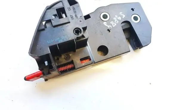 Volkswagen PASSAT B6 Seat back rest lock catch 3c9885681