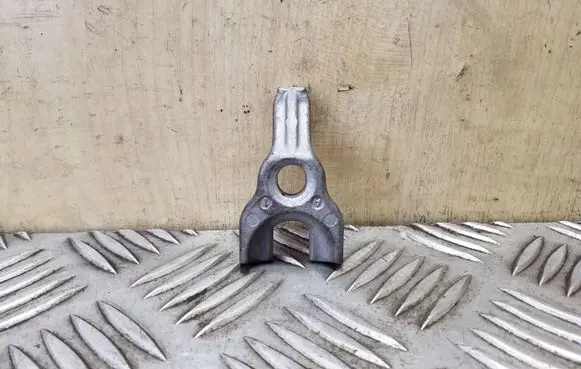 BMW 3 E90 E91 Fuel Injector clamp holder
