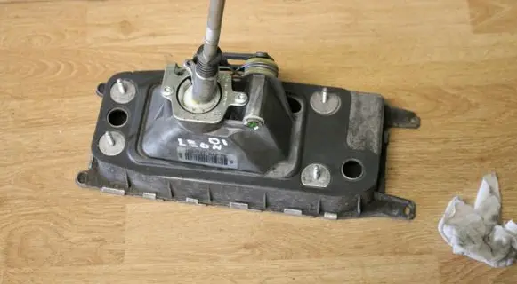 Seat Leon (1P) Gear shifter/selector 1K0711049AS