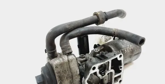Skoda Octavia Mk2 (1Z) Oil filter mounting bracket 045115389