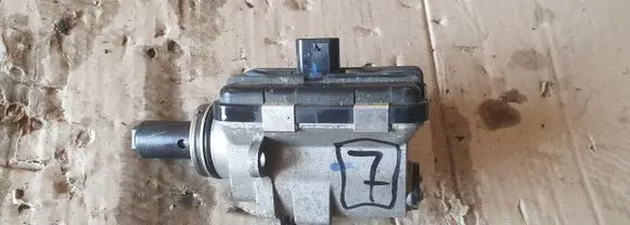 Peugeot 208 II Gear selector/shifter in gearbox 9835786280