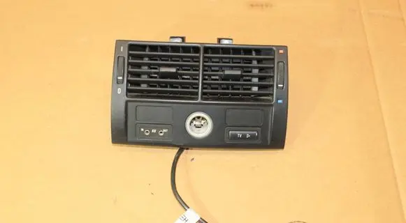 Rear air vent grill