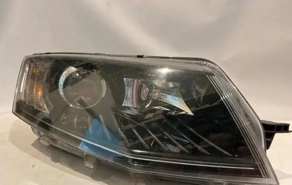Skoda Octavia Mk3 (5E) Headlight/headlamp 5E1941016B 30127228400