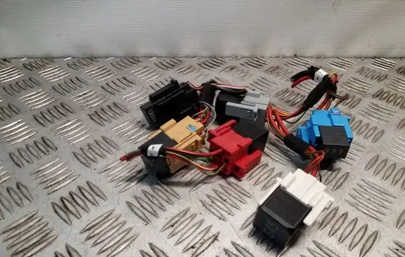 Audi A1 Other relay 4H0951253A 4H0951253C