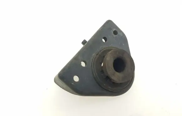 KIA Sportage Radiator mount bracket DM401