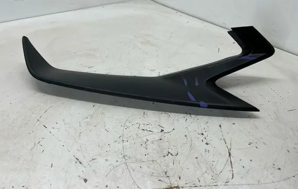 Chevrolet Camaro Front bumper lower grill 84112272