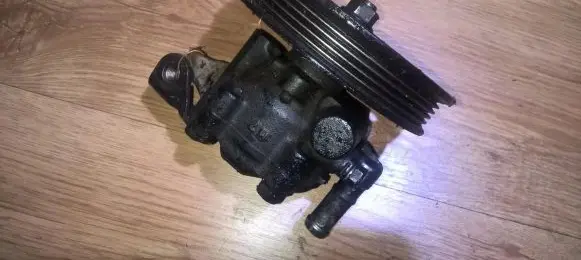 Mazda 626 Power steering pump g21132600a 77214131