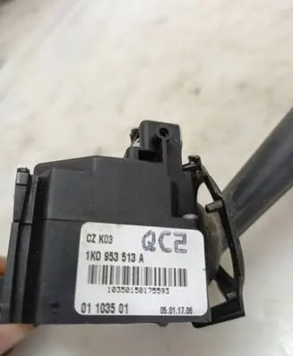 Volkswagen Touran I Indicator stalk 1K0953513A 01103501 10350150175593