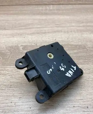 Nissan Primera Air flap motor/actuator 3C27030850 031022