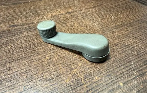 Volkswagen Transporter - Caravelle T5 Front door window winding handle 1H0837581 1H0837581D