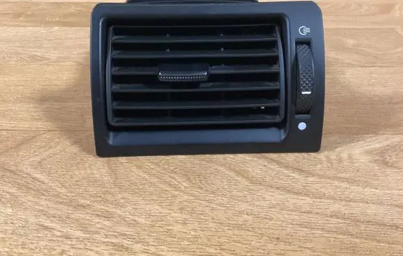 Ford Mondeo Mk III Dashboard side air vent grill/cover trim 