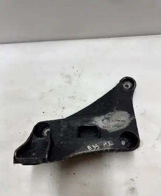 BMW 5 E39 Engine mounting bracket 6750441 6576