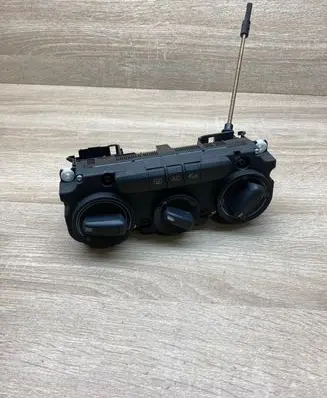 Audi A3 S3 8P Climate control unit 3C2820045A