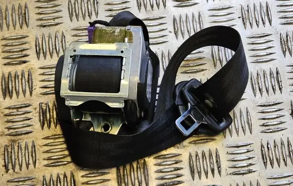 Audi A3 S3 8P Front seatbelt 604183300 008R000 50751